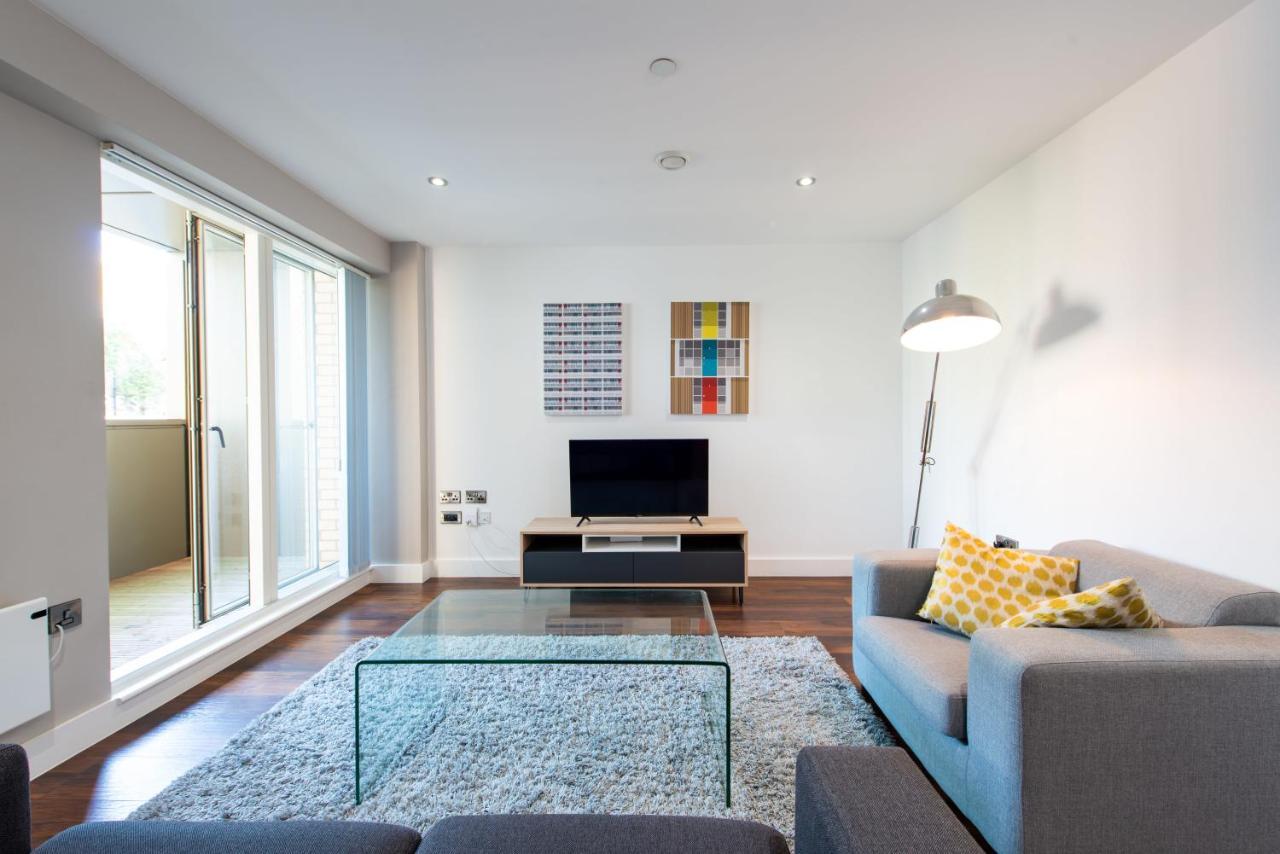 The Assembly Manchester Oasis Holding Extérieur photo