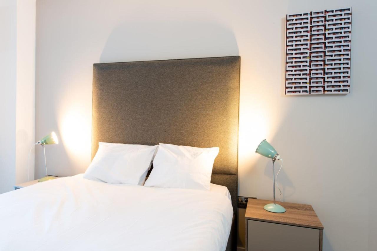 The Assembly Manchester Oasis Holding Extérieur photo